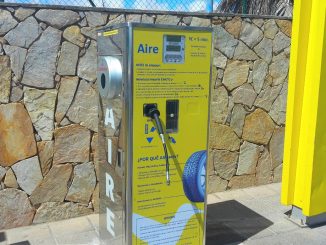 Druckluft-Station an Tankstelle in Costa Calma auf Fuerteventura