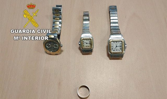 gestohlene Uhren und Ring