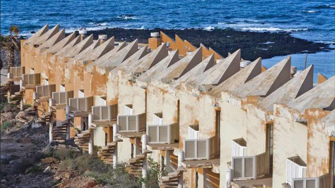 Die Ruine des Las Agujas in Corralejo im Norden von Fuerteventura