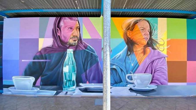 Mercado Morro Mann Frau Wind web