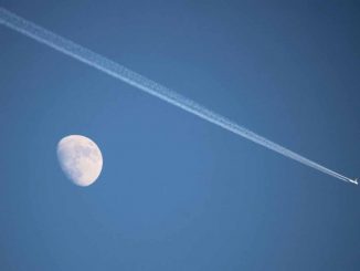 Flugzeug Kondensstreifen