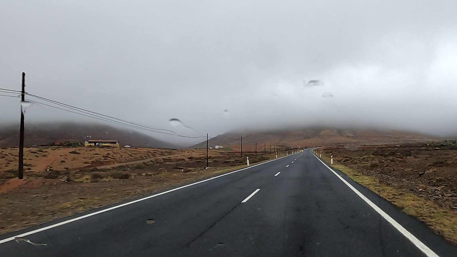 Regen Fuerteventura Tuineje Pajara Berge Wolken