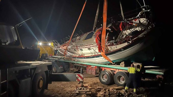 Spirit-deBoers-Fuerteventura-Segelboot-geborgen