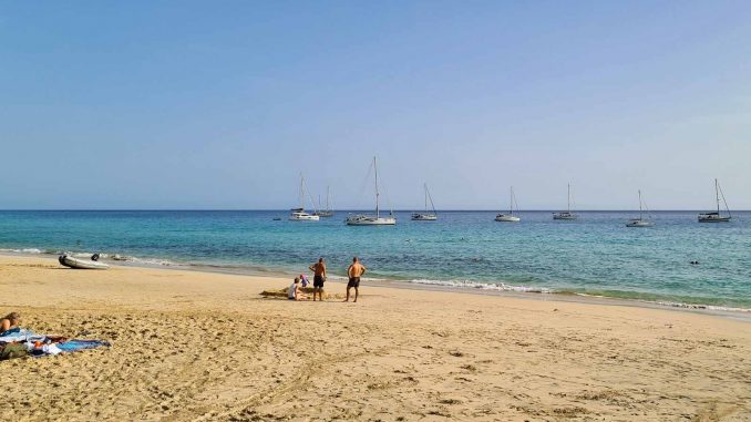 Morro-Jable-Strand-Segelboote