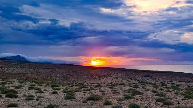 Sonnenuntergang-mit-Wolken