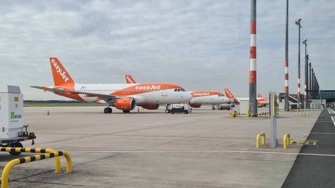 Flugzeuge-Flughafen-Fuerteventura