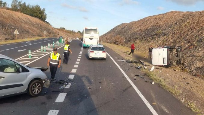 Unfall-FV2-Kleintransporter-PKW-Cuesta-La-Pared