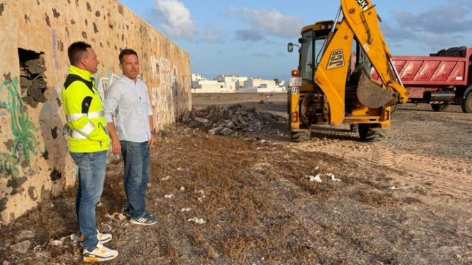 Gemeinde La Oliva sagt wilden Schuttdeponien im Norden von Fuerteventura den Kampf an 1 Schutt La Oliva Bagger LKW